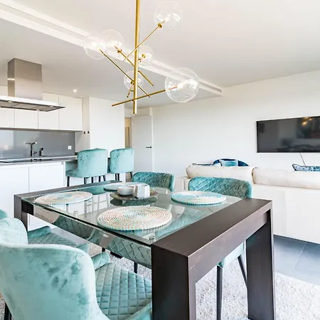 Oasis510 - 2br With Stunning Views Apartment *